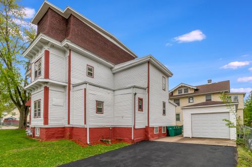 101 Eastern Ave, Joliet IL 60433-1034 exterior