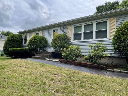 65 Leatherleaf Dr, Springfield, MA 01109-1459