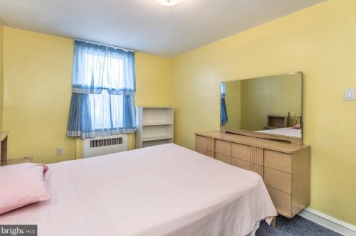 4030 Bleigh Ave, Philadelphia PA 19111-3617 exterior