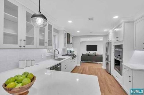 78 Central Ave, Demarest NJ  07627-1711 exterior