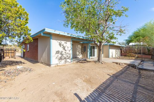 7055 Camino De Ln Tierra, Tucson AZ 85741-2416 exterior