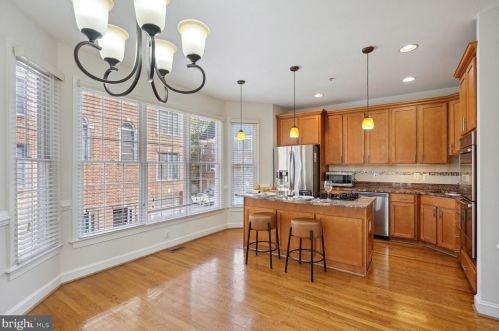 1320 Lessard Ln, Mc Lean VA  22101-3630 exterior