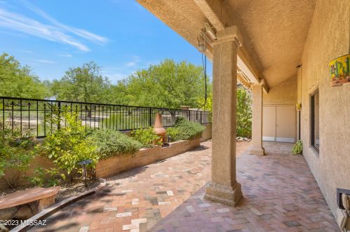 6091 Golden Eagle Dr, Tucson AZ  85750-1393 exterior