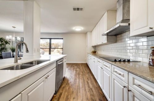 10912 Beauty Ln, Dallas TX 75229-3832 exterior