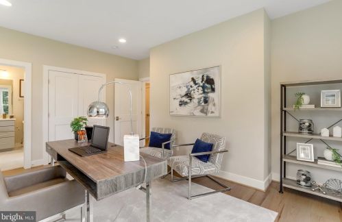 920 Darton Dr, Alexandria VA 22308-2021 exterior