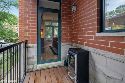 1912 Touhy Ave, Chicago IL  60626-5310 exterior