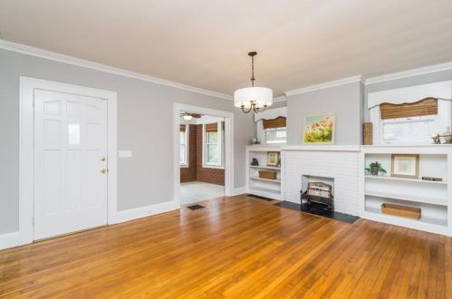 1831 Lyle Ave, Atlanta GA  30337-1204 exterior