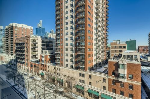 1530 State St, Chicago IL  60605-2964 exterior