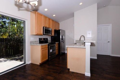 620 Oak St, Boynton Beach FL 33435-2807 exterior