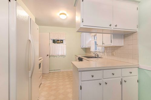 2335 Sharon Ave, Wyoming MI exterior