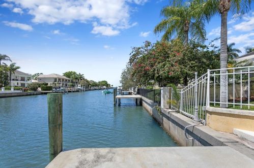 4912 Andros Dr, Tampa FL 33629-4802 exterior