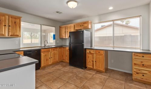 602 Behrend Dr, Phoenix AZ 85024-1871 exterior