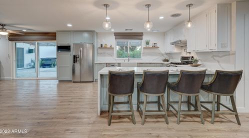 7814 11th Ave, Phoenix AZ  85021-7113 exterior