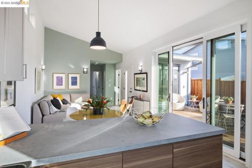 1429 10th St, Berkeley CA 94710-2328 exterior