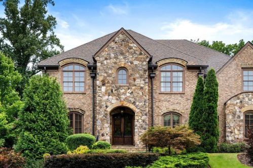 830 Camden Park Ct, Atlanta, GA 30342-3962