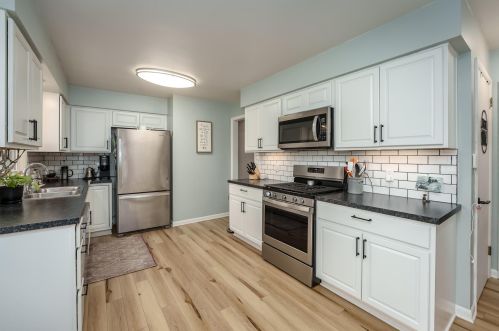 8523 Westnedge Ave, Kalamazoo MI  49002-6227 exterior