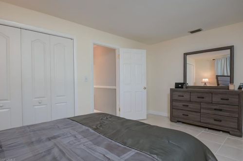 805 97 Ave, Naples FL 34108-2284 exterior