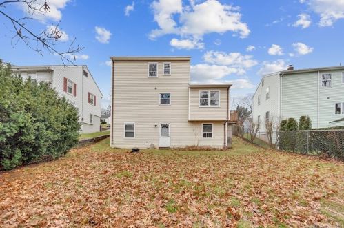 405 Francis St, New Britain CT 06053-3052 exterior