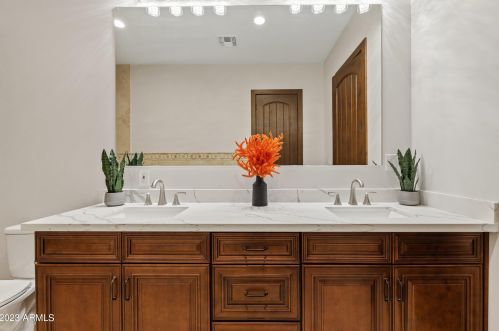 36648 27th Ave, Phoenix AZ 85086-8747 exterior