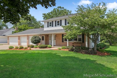 7850 Dawn Dr, Portland, MI 48875-1958