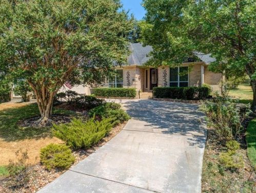 141 April Waters Dr, Montgomery TX 77356-8831 exterior