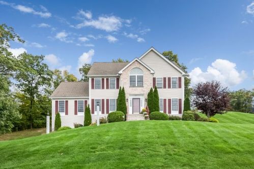 12 Maple Rdg Rd, Methuen MA  01844-4166 exterior