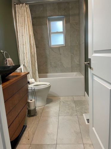 4826 Nashville Ave, Chicago IL 60656-4007 exterior