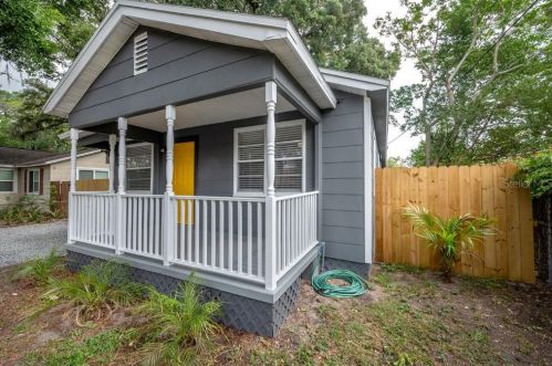 1806 Comanche Ave, Tampa FL  33610-8224 exterior