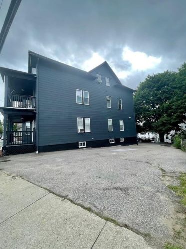 292 Douglas Ave, Providence, RI 02908-3701