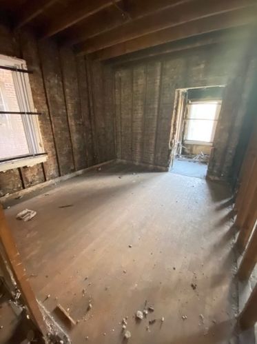 7746 Kingston Ave, Chicago IL 60649-4784 exterior