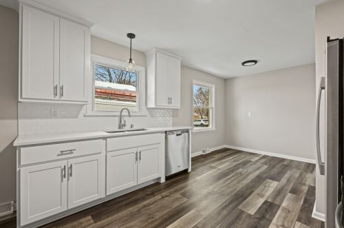 4522 1st St, Milwaukee, WI 53207-5816