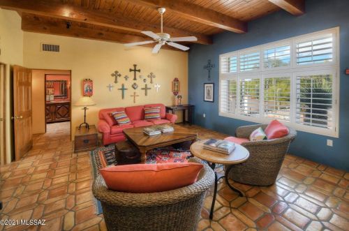 4820 Camino Escuela, Tucson AZ 85718-5914 exterior