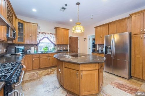 758 Degraw Ave, Newark NJ  07104-1617 exterior