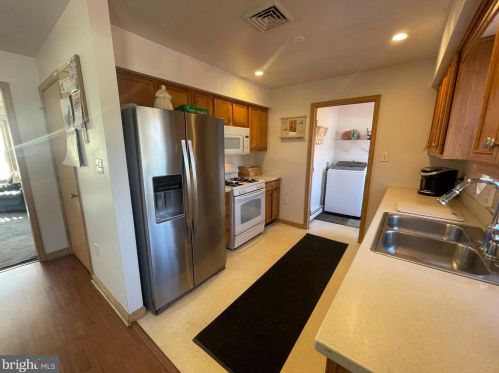 10 Bunting Brg Rd, Cookstown NJ 08511-1101 exterior