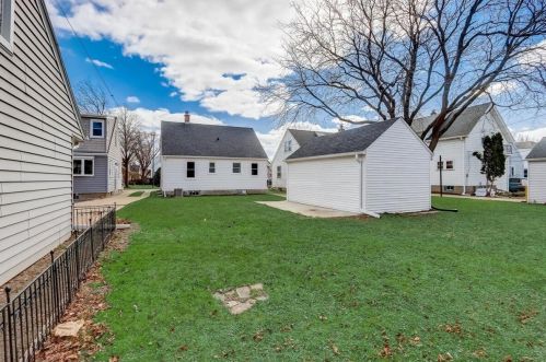 1725 55, Milwaukee WI 53214-5250 exterior