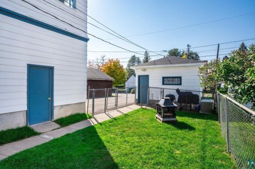 1303 20 Ave, Duluth MN 55806-2021 exterior