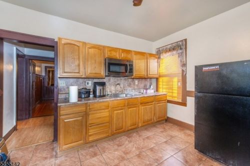 135 7th St, Paterson NJ 07506-3801 exterior