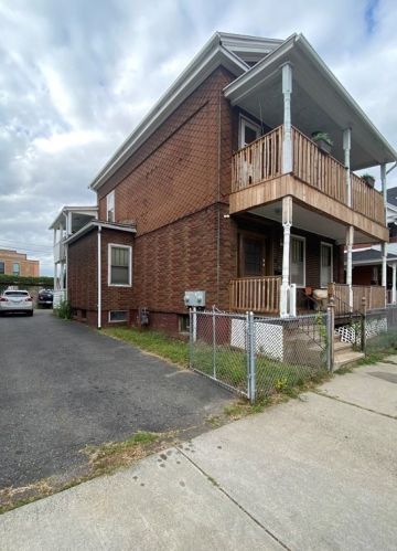 22 Fremont St, Springfield, MA 01105-2305