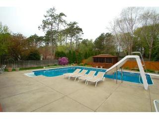 8242 Emerald Ln, Saint Paul MN  55125-3325 exterior