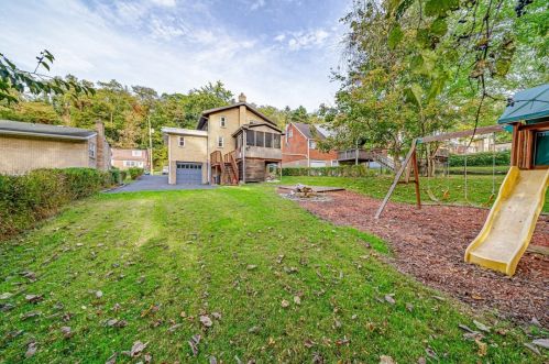 213 Dorothy Dr, Pittsburgh PA 15235-1829 exterior