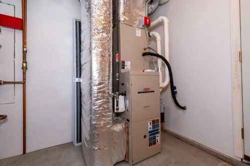 5 Peach St, Concord NH  03301-5264 exterior