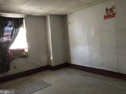 1901 6 St, Philadelphia PA 19122-2104 exterior