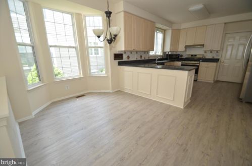 6317 Alderman Dr, Alexandria VA 22315-3731 exterior