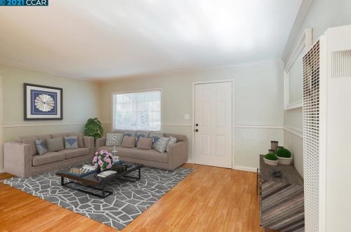 2704 Crescent Dr, Concord CA 94520-1919 exterior