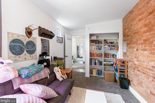 10 Locust St, Lancaster PA  17602-3608 exterior