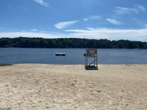 47 Cayuga Ave, Rockaway NJ 07866-1034 exterior