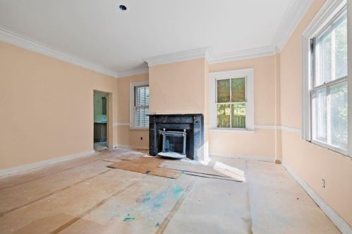 2 Cushing St, Providence RI 02906-2228 exterior