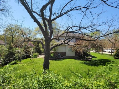 1 Crabapple Ct, Saint Louis MO 63132-3422 exterior