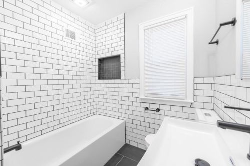 9504 Palmetto Ave, Milwaukee WI  53222-1558 exterior