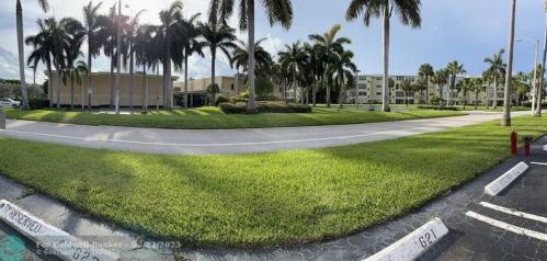 2520 1st Ct, Boynton Beach FL 33435-2045 exterior